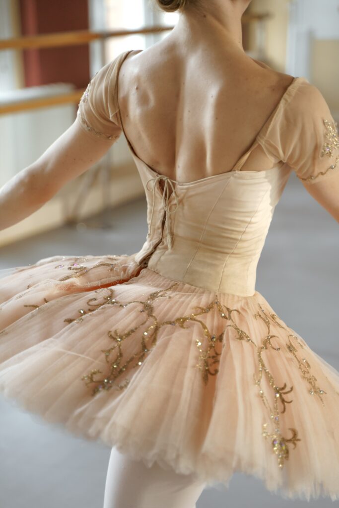 балетная пачка на балерине
